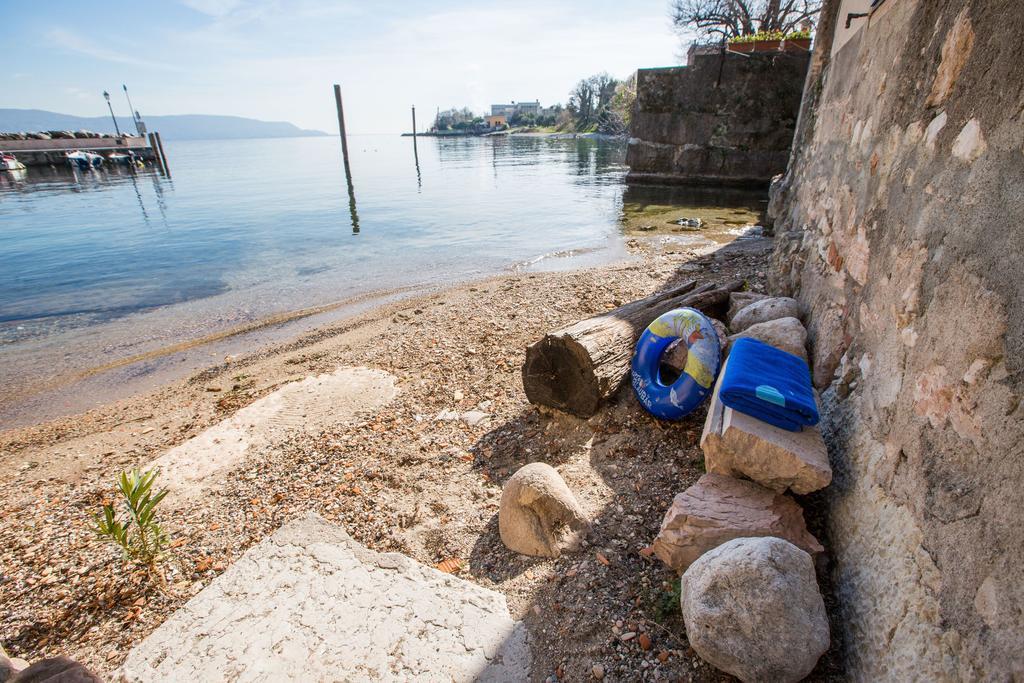Il Batti Apartment Water Front And Private Beach Toscolano Maderno Buitenkant foto